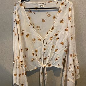 Billabong flutter sleeve floral top